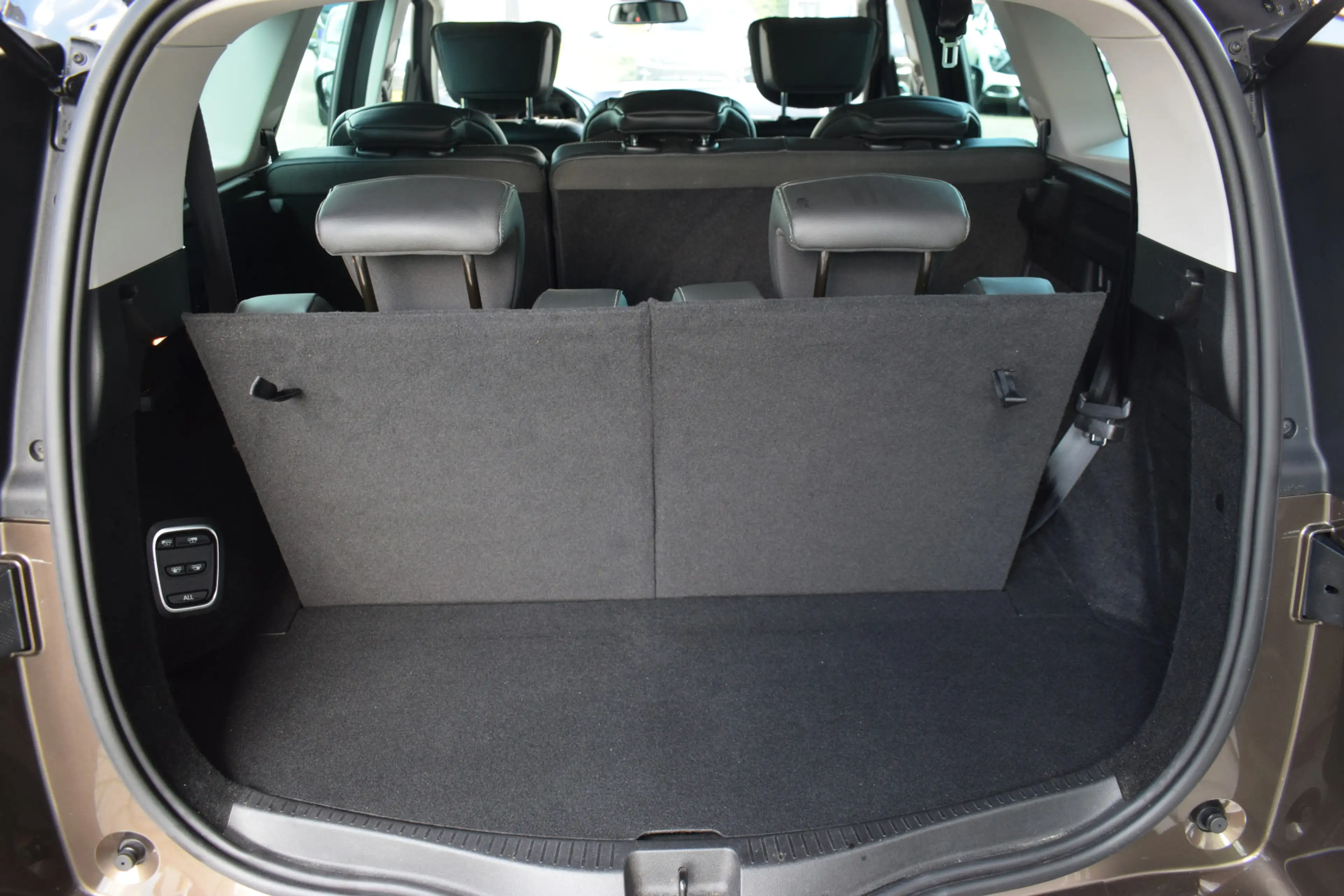 Renault Grand Scenic 1.3 TCe Bose 7p. — photo 13