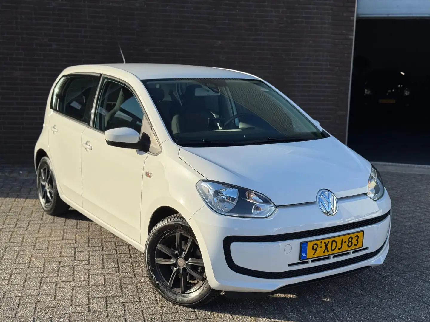 Volkswagen up! 1.0 move up! BlueMotion Airco | Navi | LM-Velgen | Blanco - 2