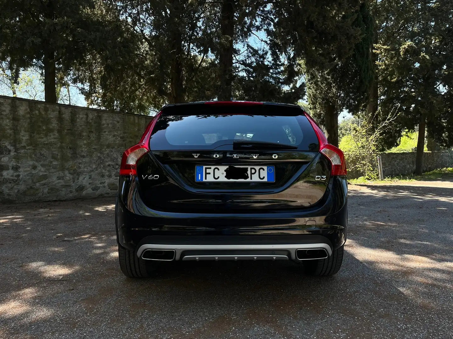 Volvo V60 Cross Country 2.0 d3 Momentum geartronic Negru - 2