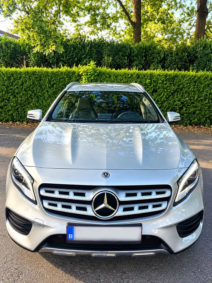 Mercedes-Benz GLA 200