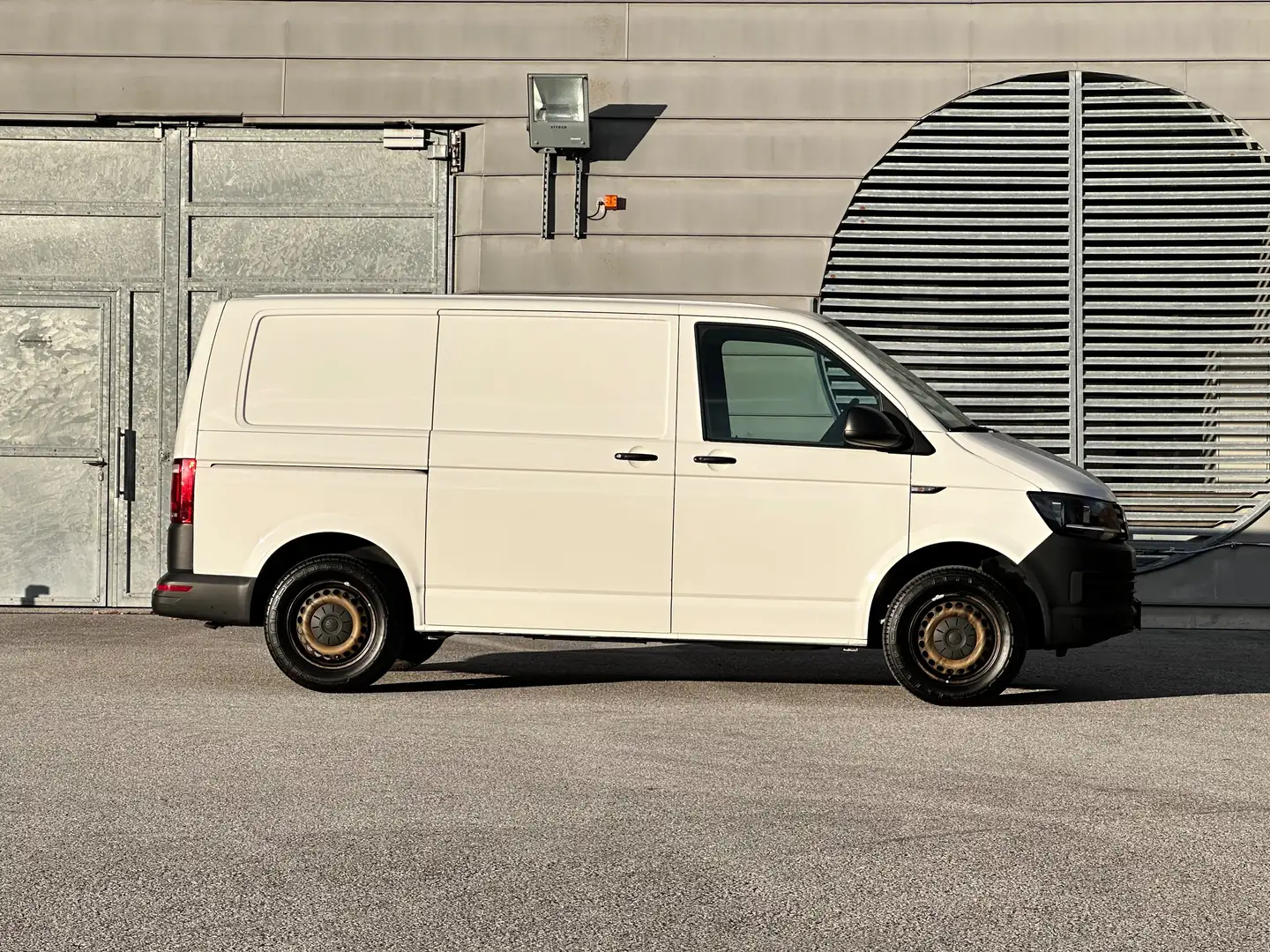 Volkswagen T6 Transporter Kasten / MwSt. ausw. / Klima / Diesel / Euro 6 ... Weiß - 1
