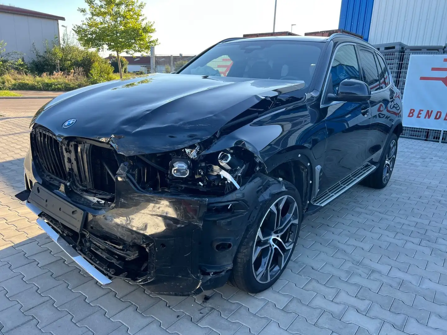 BMW X5 Baureihe X5 50 e xDrive Schwarz - 1