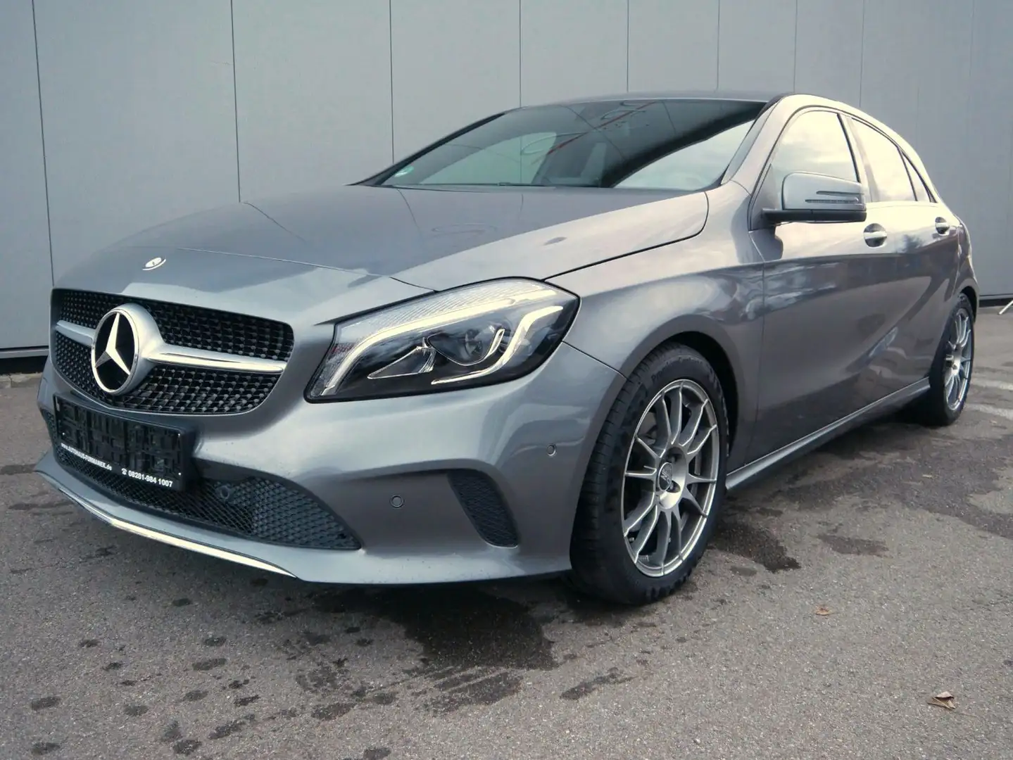 Mercedes-Benz A 220 4Matic Score NAVI/LED/STHZ/PDC Gris - 1