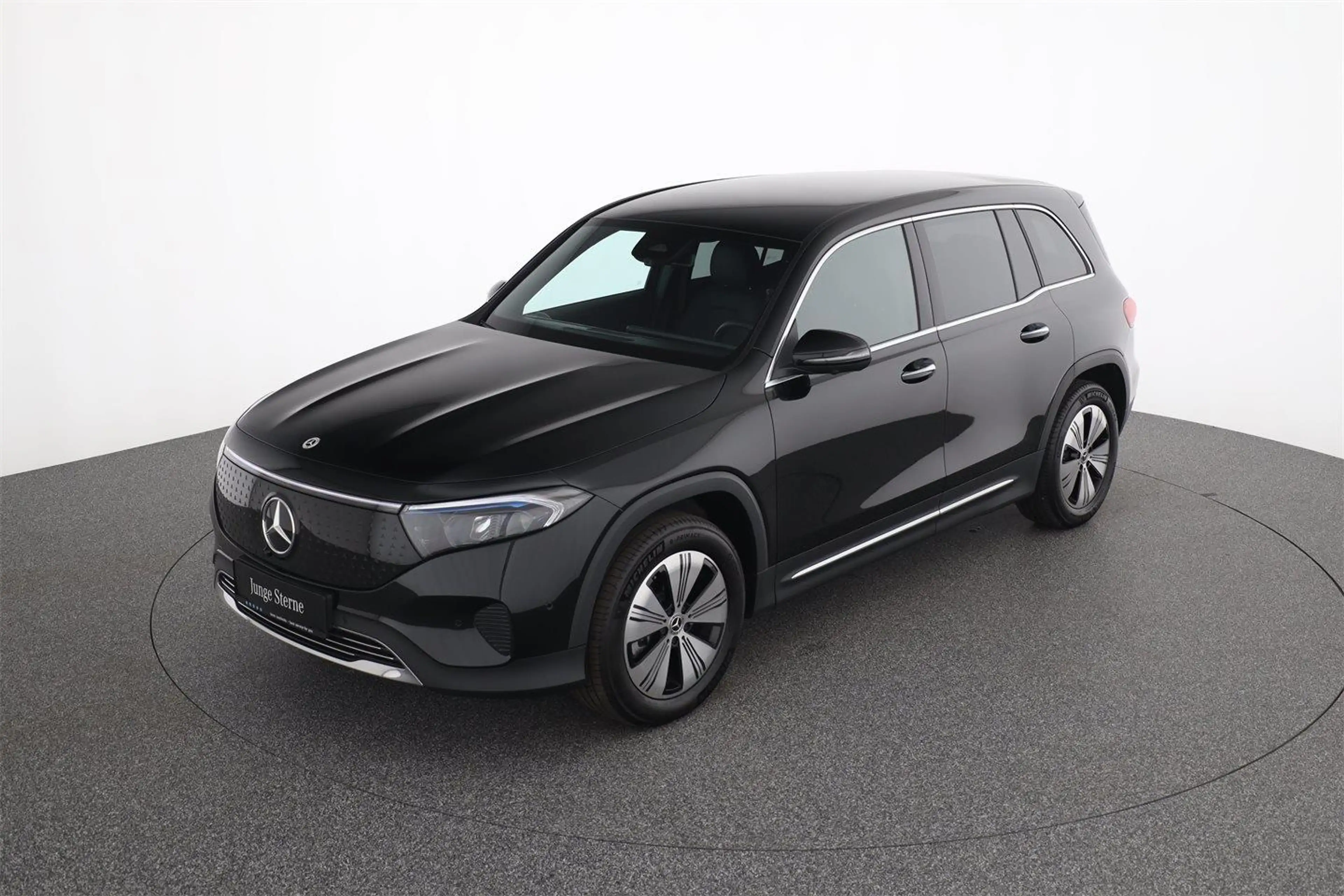 Mercedes-Benz EQB 250 + — photo 2