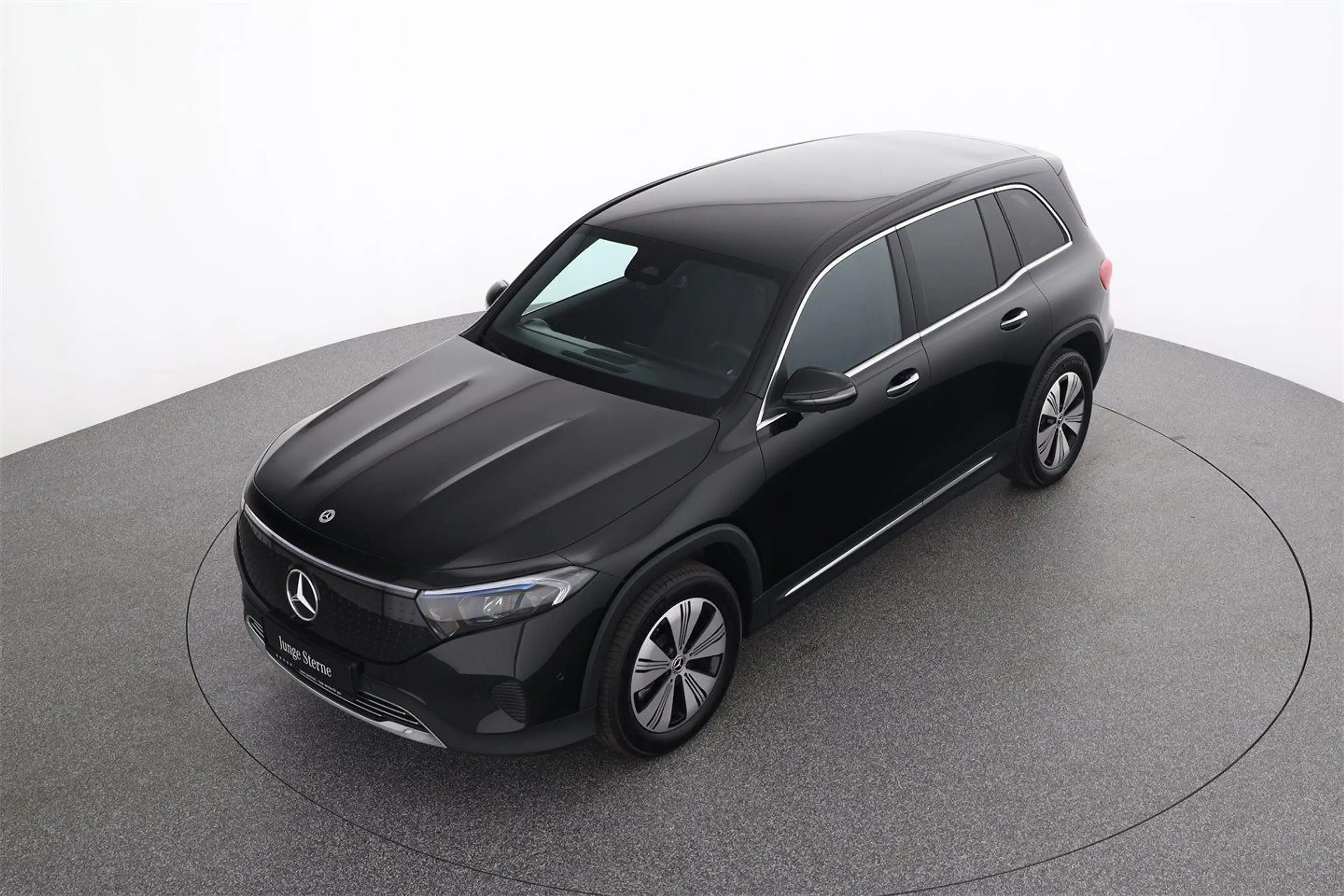 Mercedes-Benz EQB 250 + — photo 8