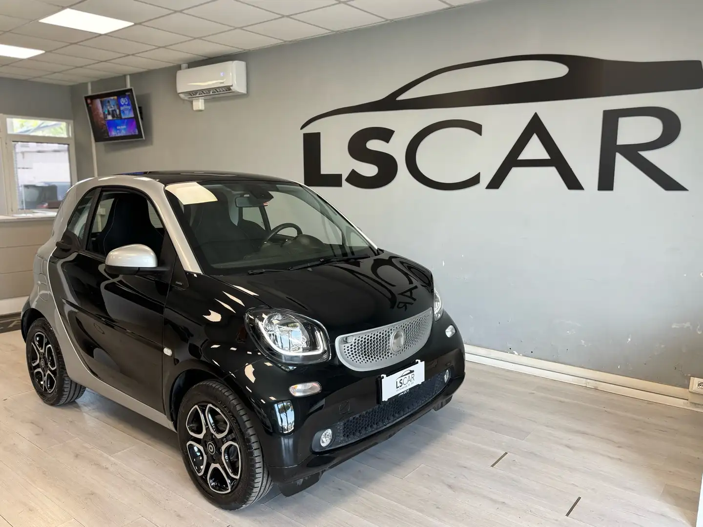smart forTwo 1.0 Passion 71cv~Unipro~Promo~Finanziamento Nero - 1