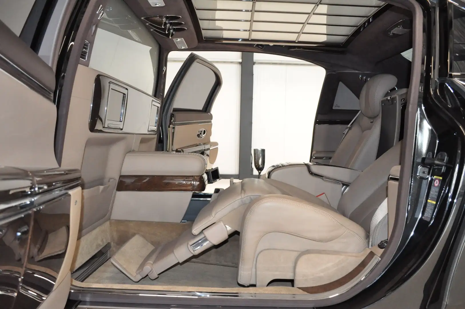 Maybach 62 Exclusiv Manufaktur V240 origineel 60.153 km Noir - 2