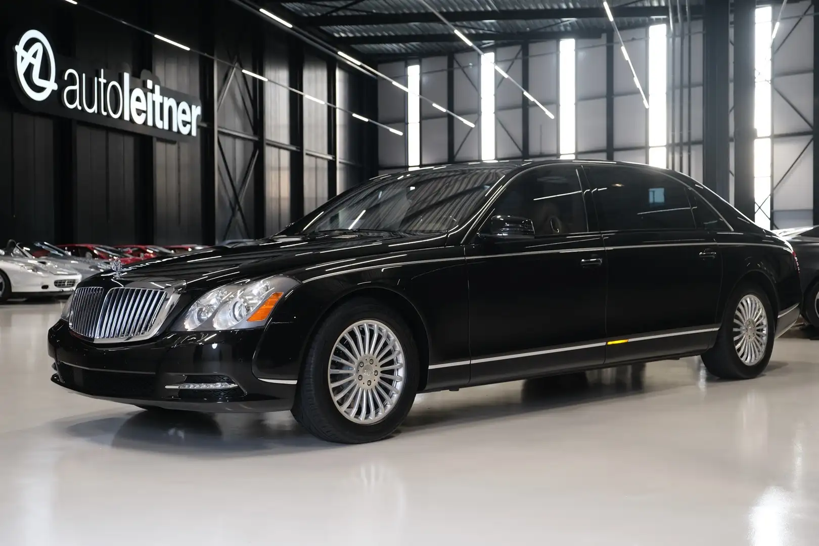 Maybach 62 Exclusiv Manufaktur V240 origineel 60.153 km Noir - 1