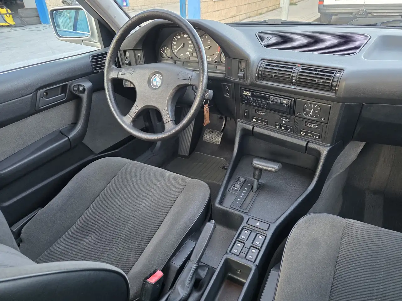 BMW 525i Aut., foto 11