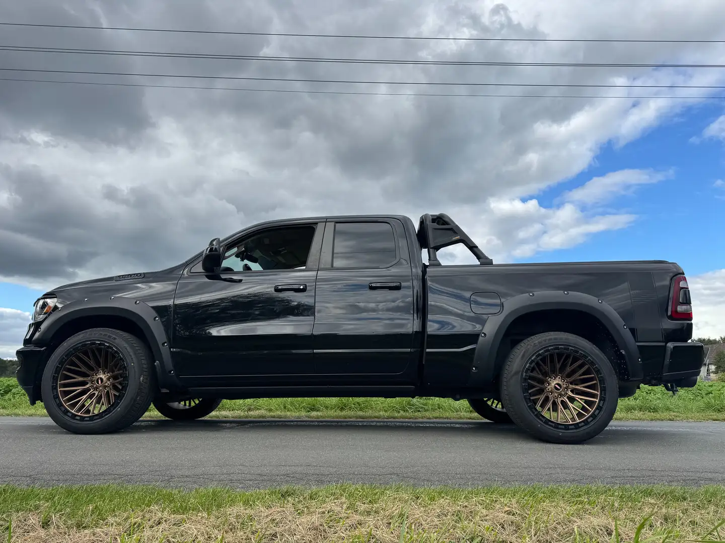 RAM 1500 RAM 1500 Quad Cab Longbed Bighorn Schwarz - 2