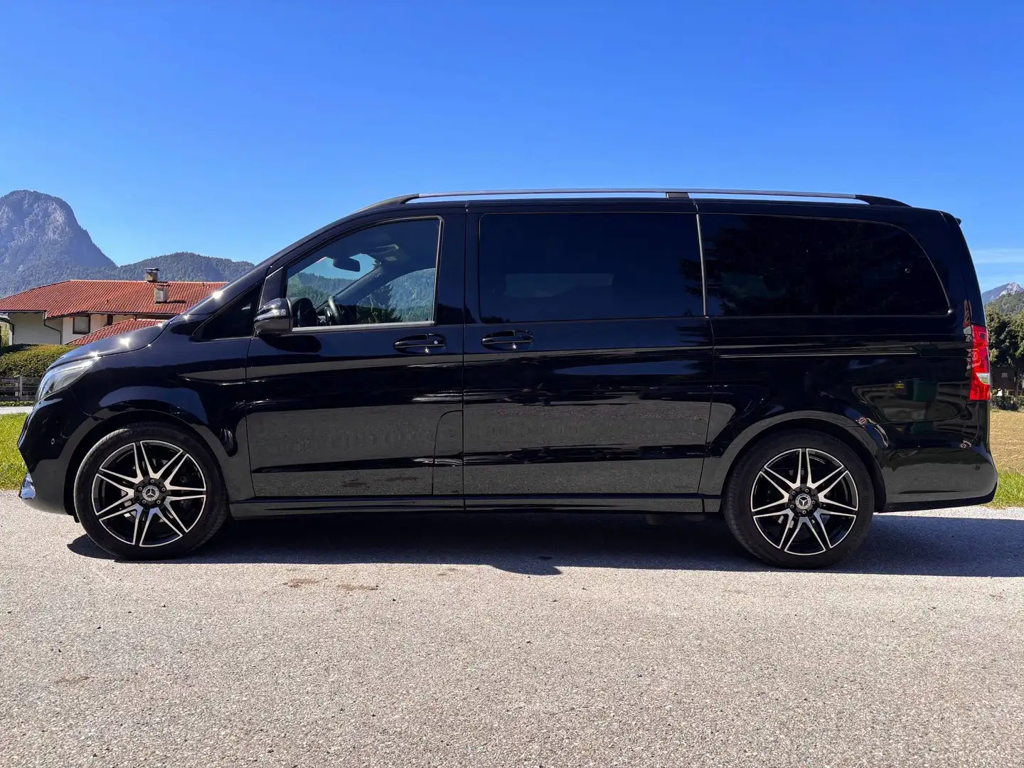 Mercedes-Benz V 250 V 250 d Kombi extralang Avantgarde A-Edition Aut. Avantgarde A-Edition Schwarz - 2