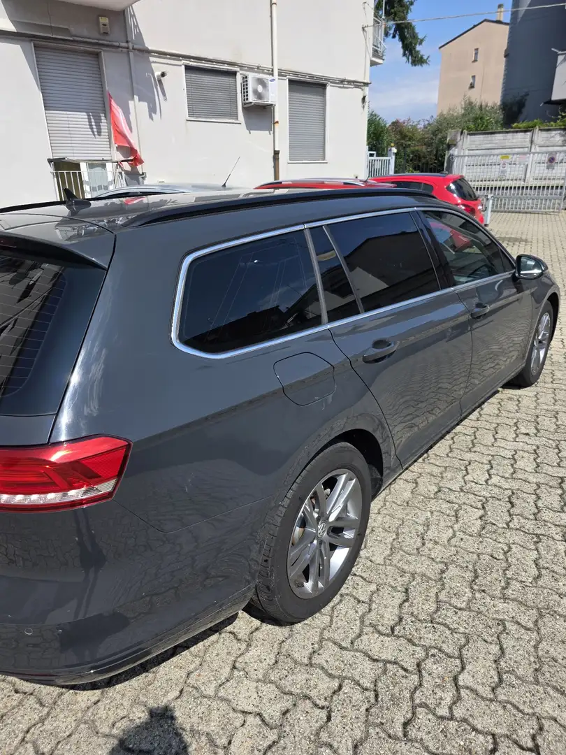 Volkswagen Passat Variant 1.6 tdi Comfortline 120cv dsg - 2