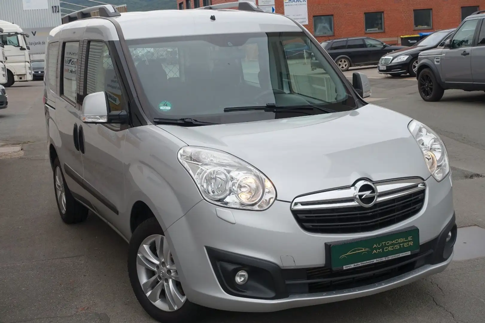 Opel Combo D Edition L1H1*KLIMA*AHK*BENZIN+CNG Argintiu - 1