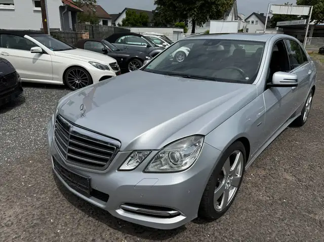 Mercedes-Benz E 220 E 220 CDI BlueEfficiency