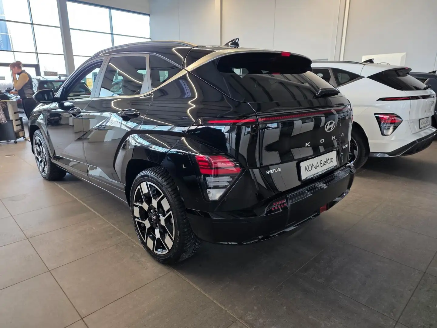 Hyundai KONA Prime Elektro 65,4 kWh Leder Bose 19 Zoll Schwarz - 2