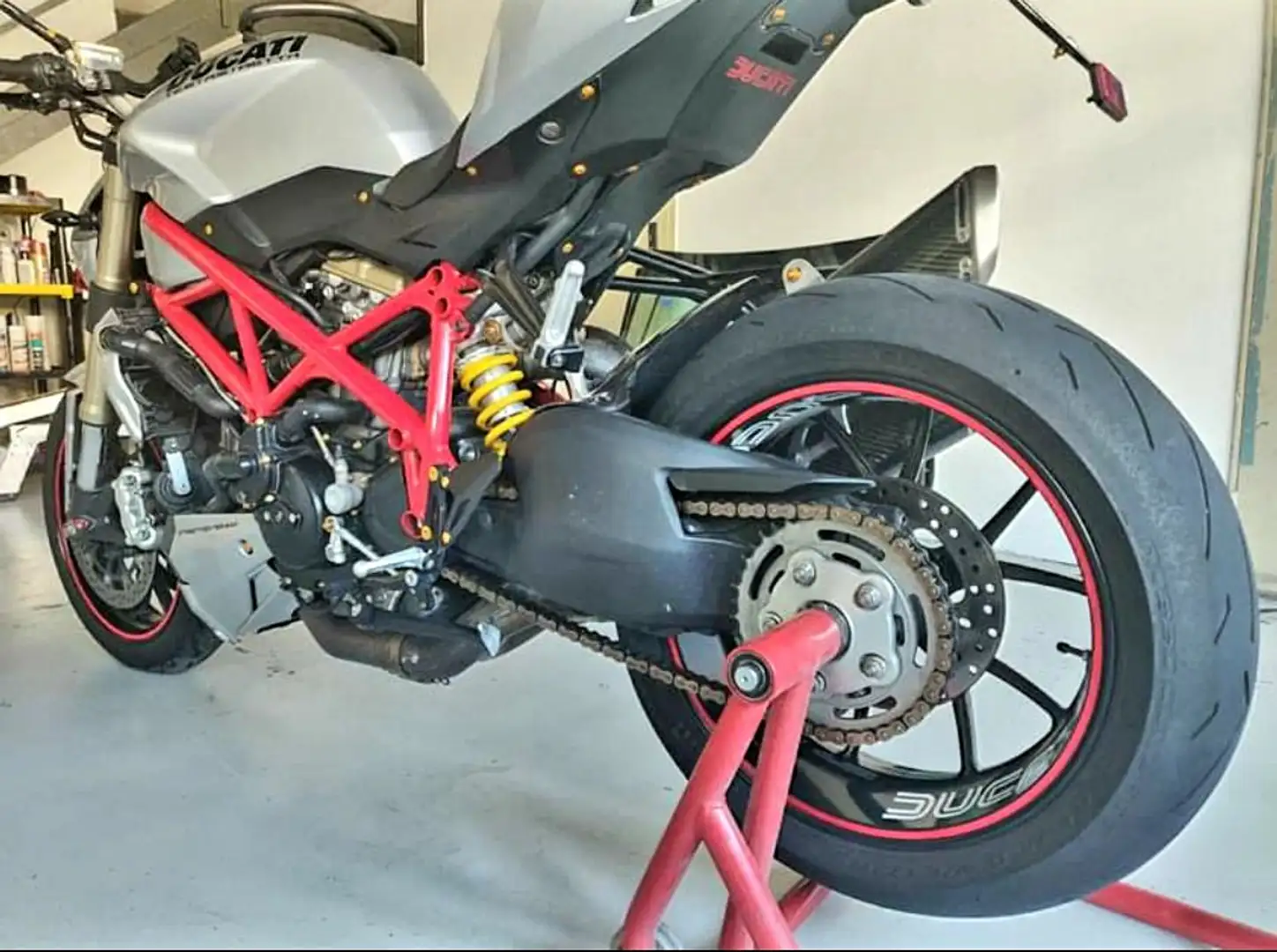 Ducati Streetfighter Gris - 2