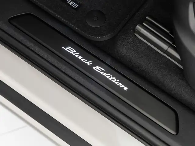 Porsche Cayenne view 12