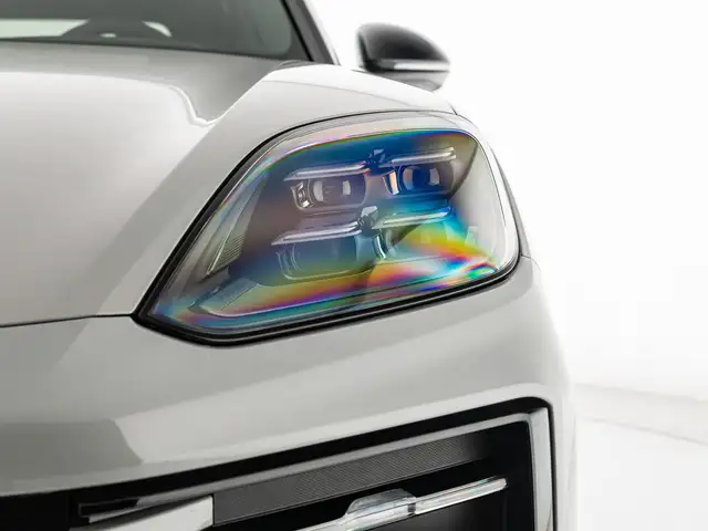 Porsche Cayenne view 7