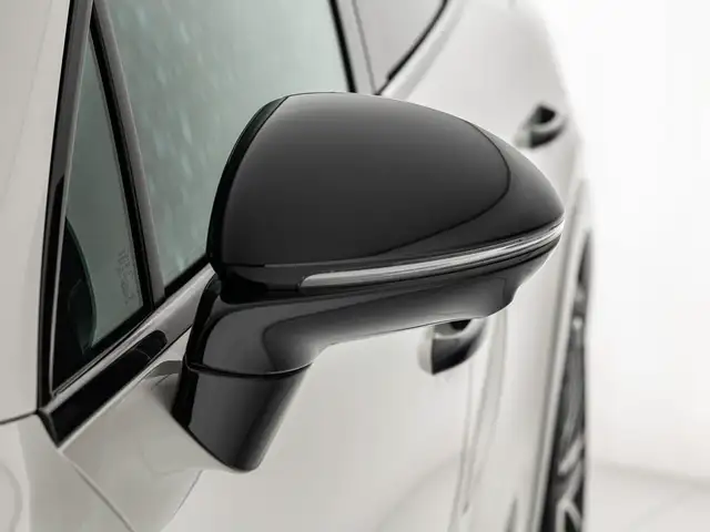 Porsche Cayenne view 9
