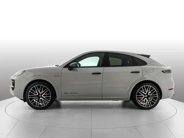 Porsche Cayenne view 2