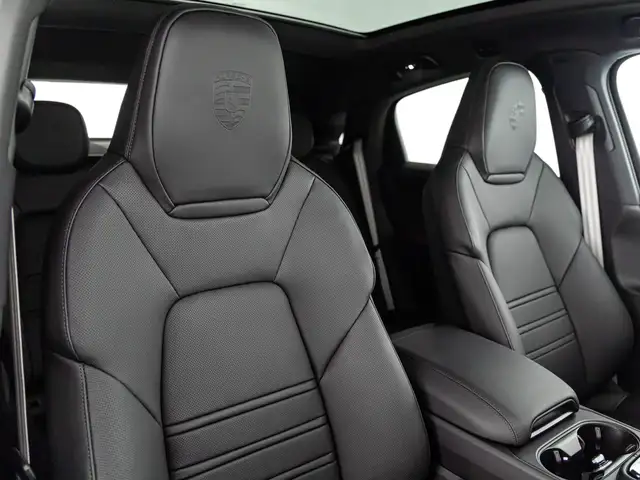 Porsche Cayenne view 10