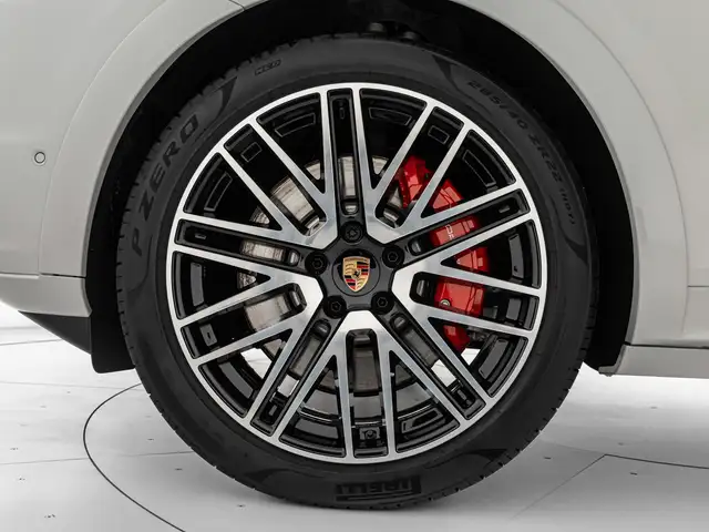 Porsche Cayenne view 6