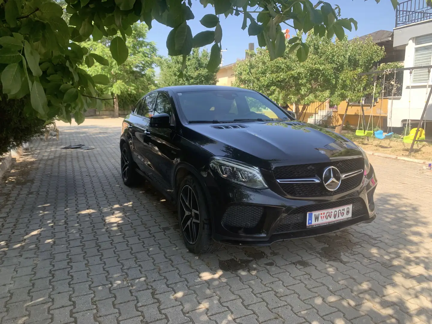 Mercedes-Benz GLE 350 d Coupé 4MATIC Aut.  AMG-Line Schwarz - 2