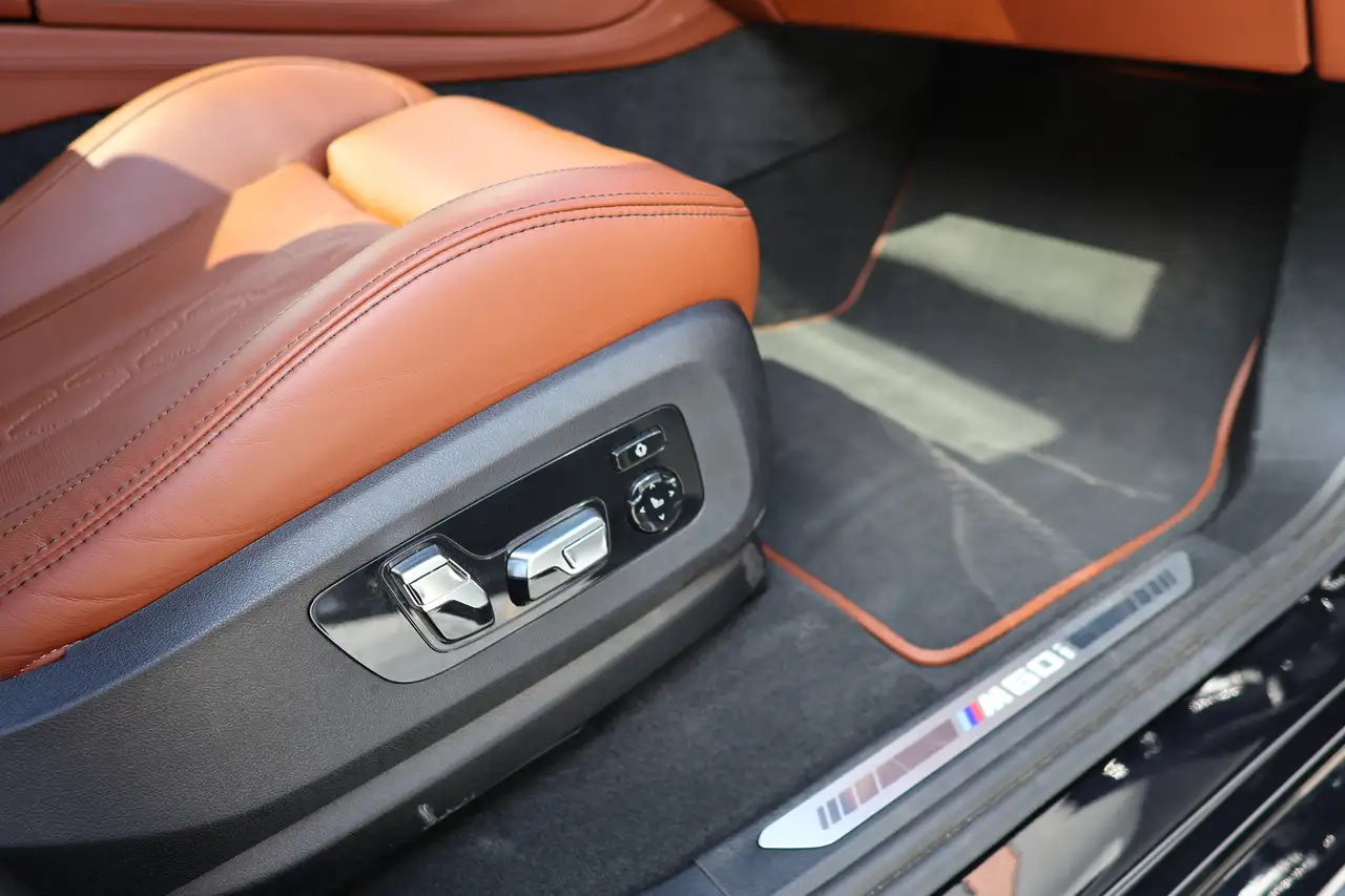 BMW X5 M60i V8 *Individual *PANO Sky lounge *M Seat Tartufo *Carbon *Cam 360, миниатюра 22