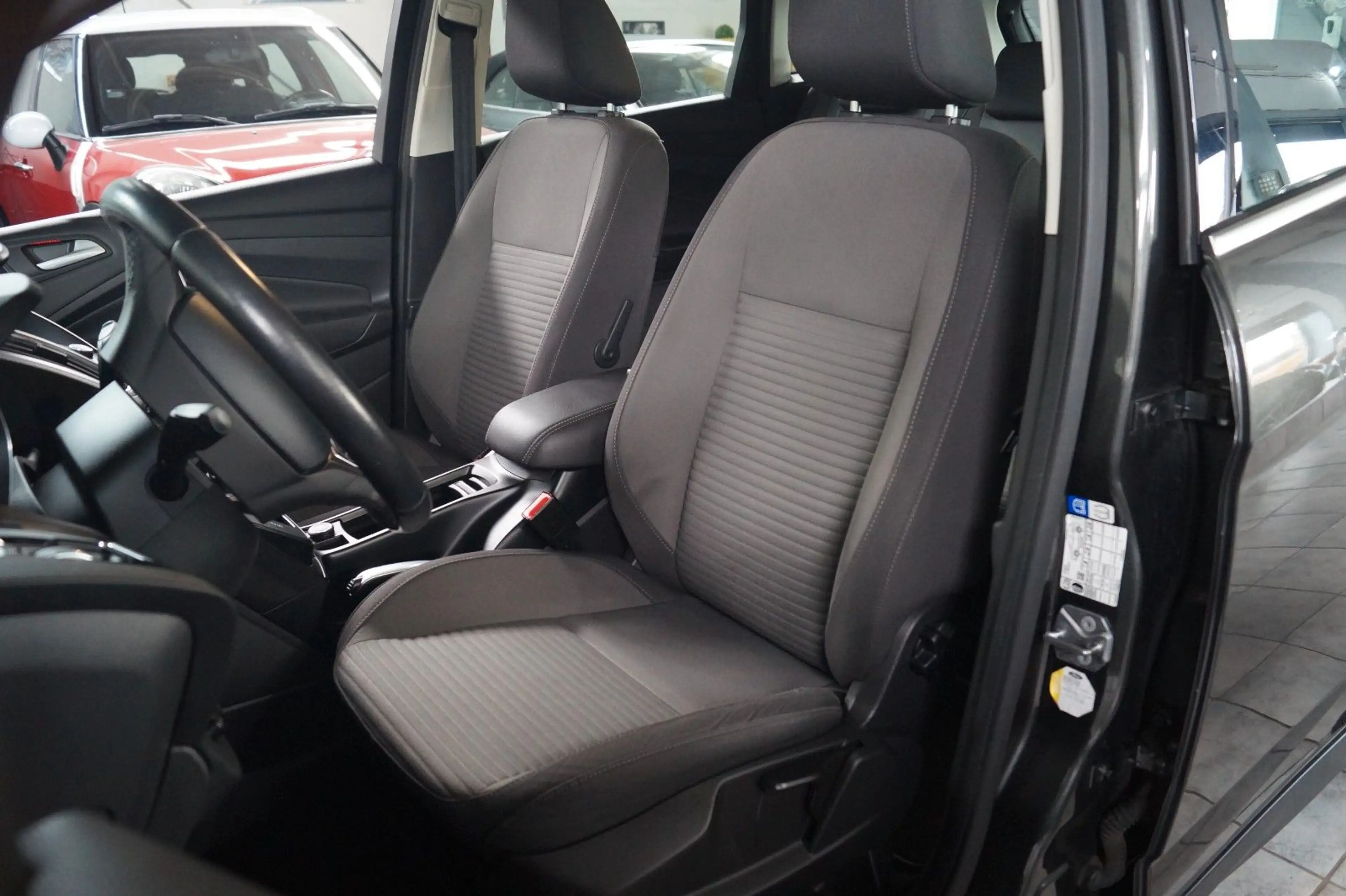 Ford C-Max C-MAX 1.5 Titanium*1.HAND*AHK*PDC*NAVI* — photo 9