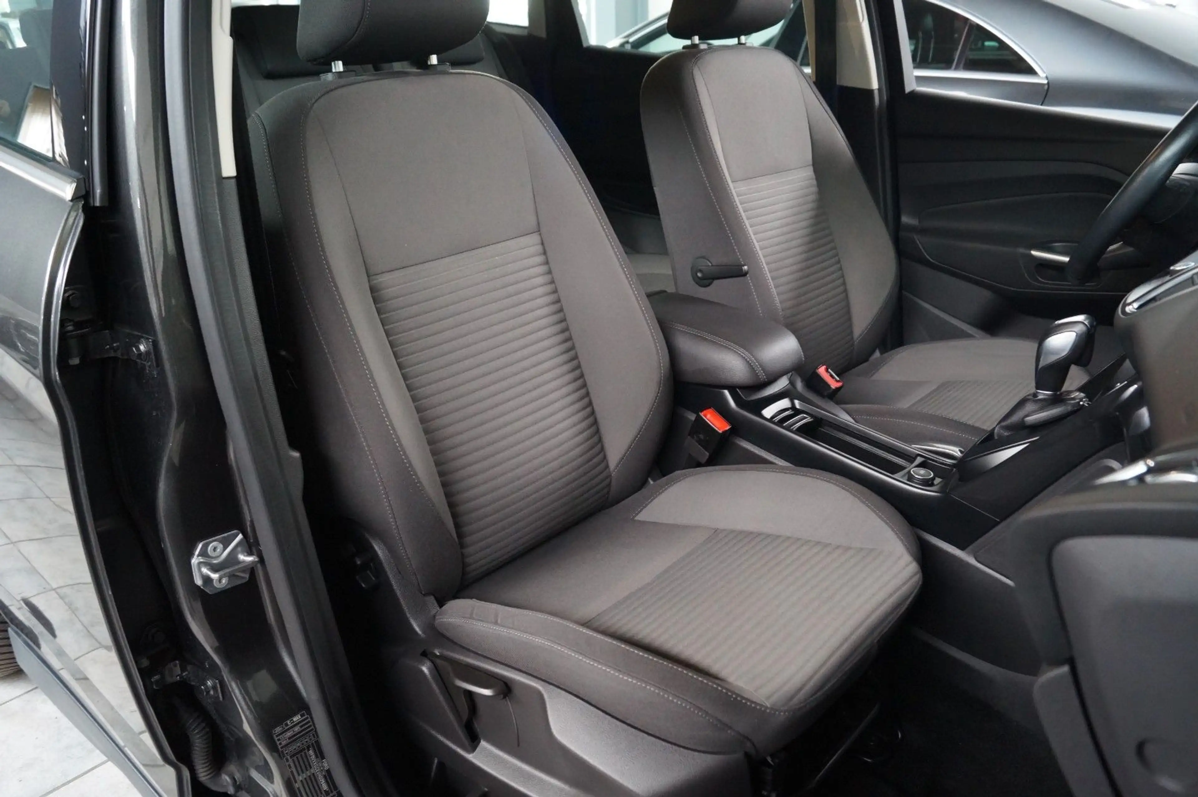 Ford C-Max C-MAX 1.5 Titanium*1.HAND*AHK*PDC*NAVI* — photo 14
