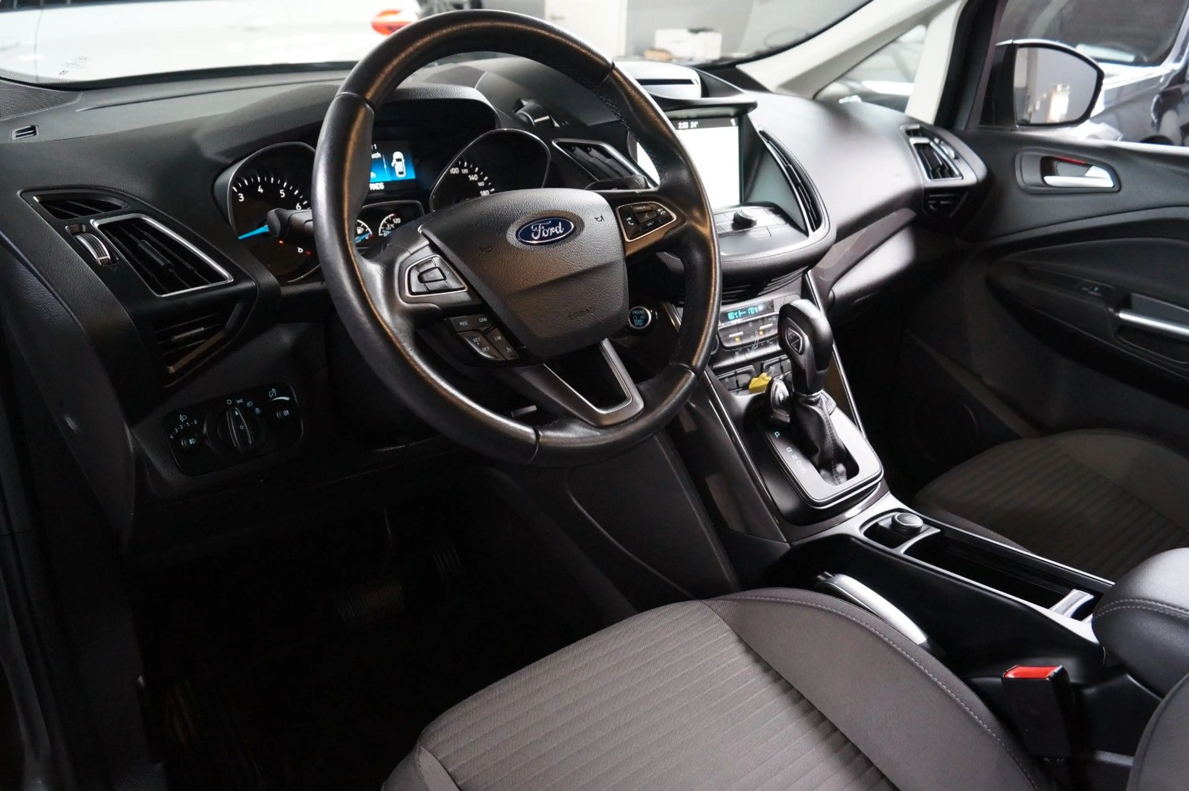 Ford C-Max C-MAX 1.5 Titanium*1.HAND*AHK*PDC*NAVI* — photo 10