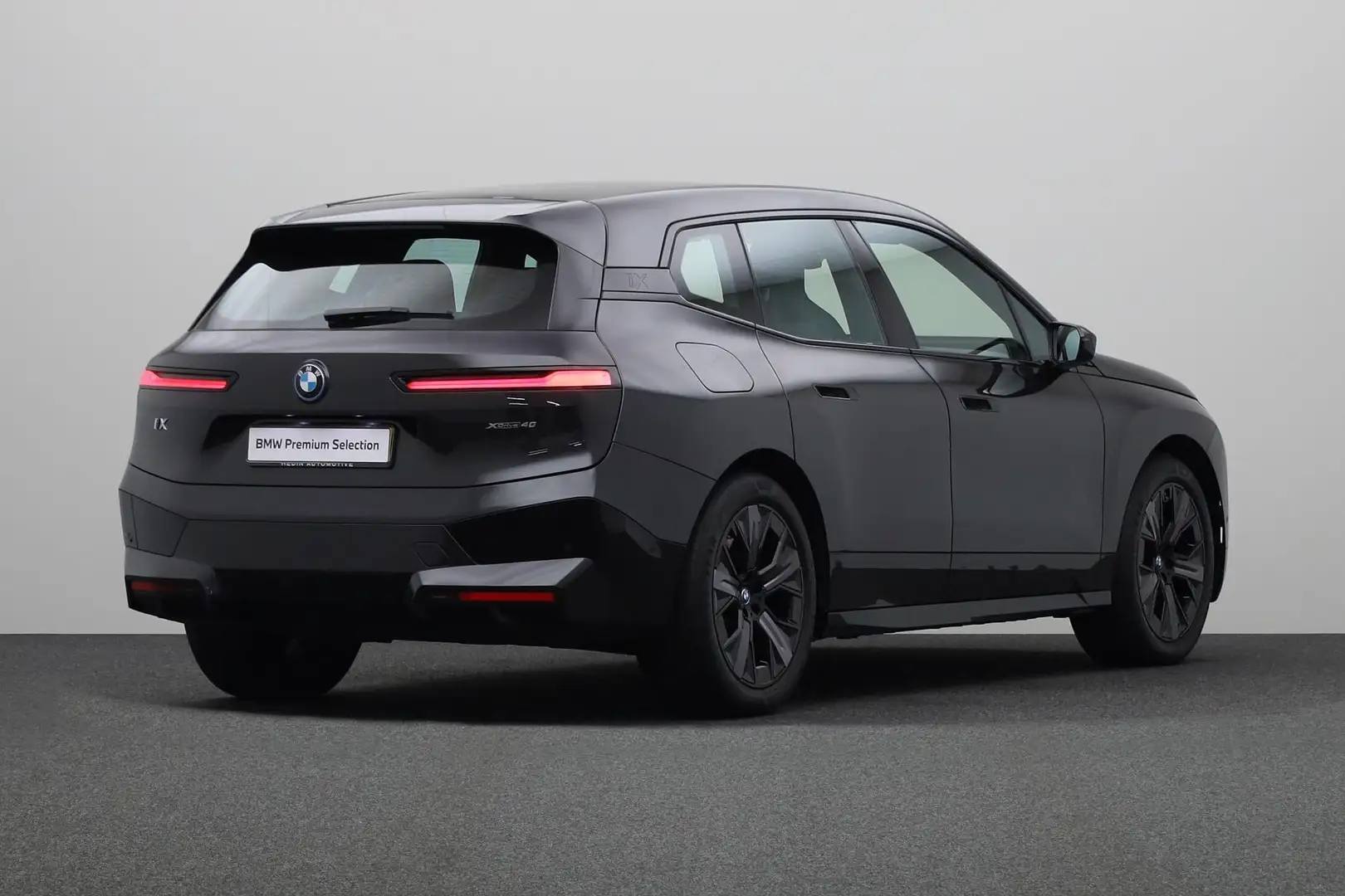 BMW iX xDrive40 Business Edition Plus 77 kWh | Comfort Ac Grijs - 2