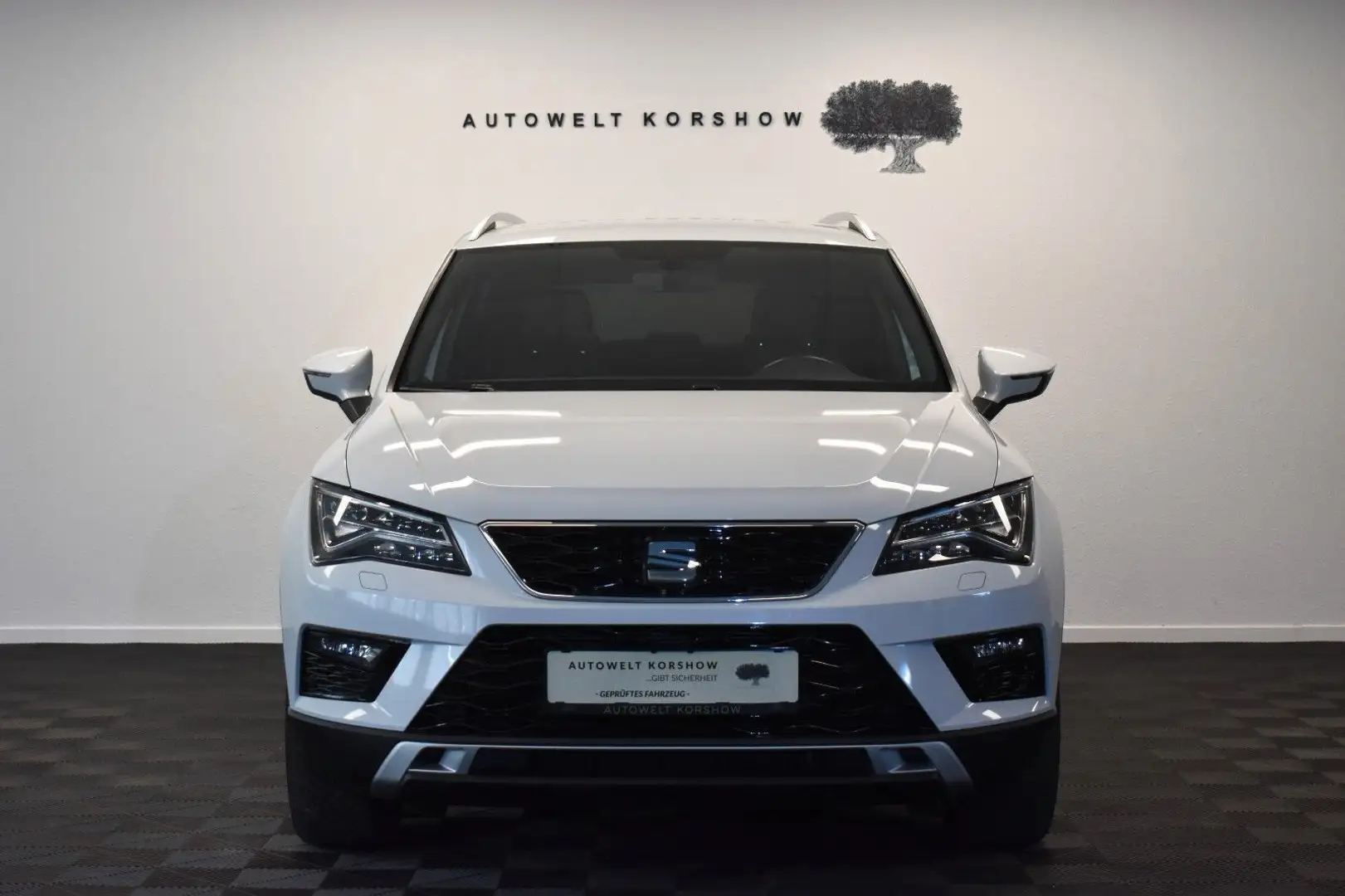 SEAT Ateca Xcellence 4WD*LED *KEYLESS *BEATS *ST-HEIZ Weiß - 2