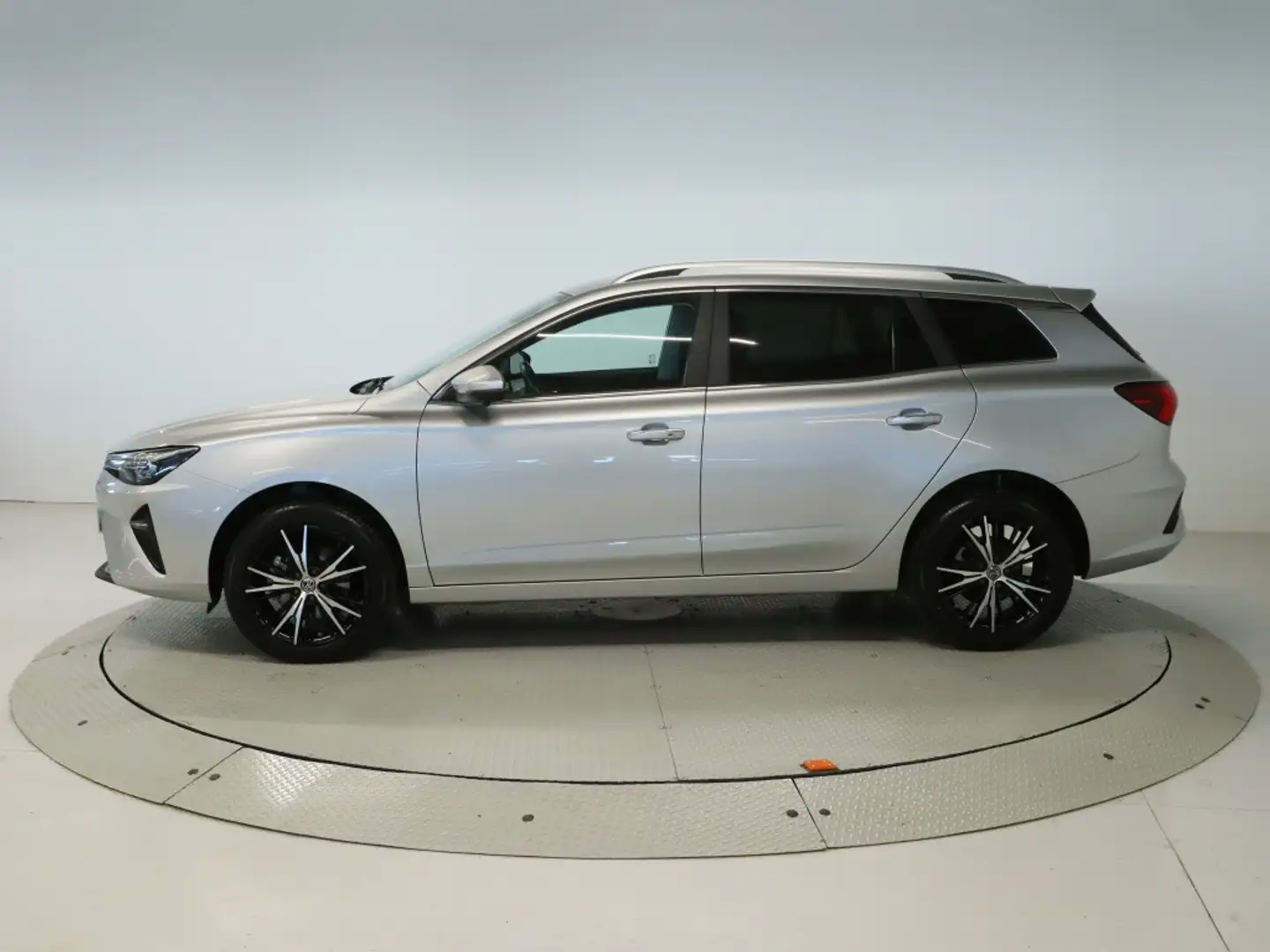 MG MG5 5 BEV 61KWH LONG RANGE LUXURY 156 5P Plateado - 2