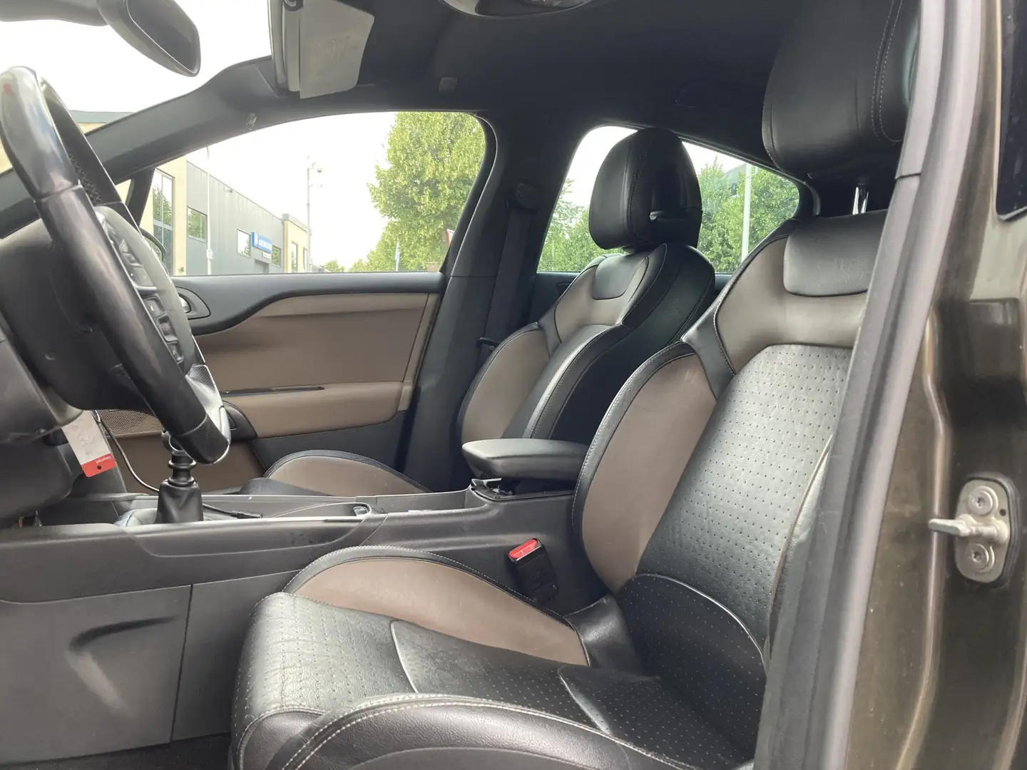 Citroen DS4 1.6 THP Sport Chic 200 PK! | Leer | Clima | Cruise Bruin - 2