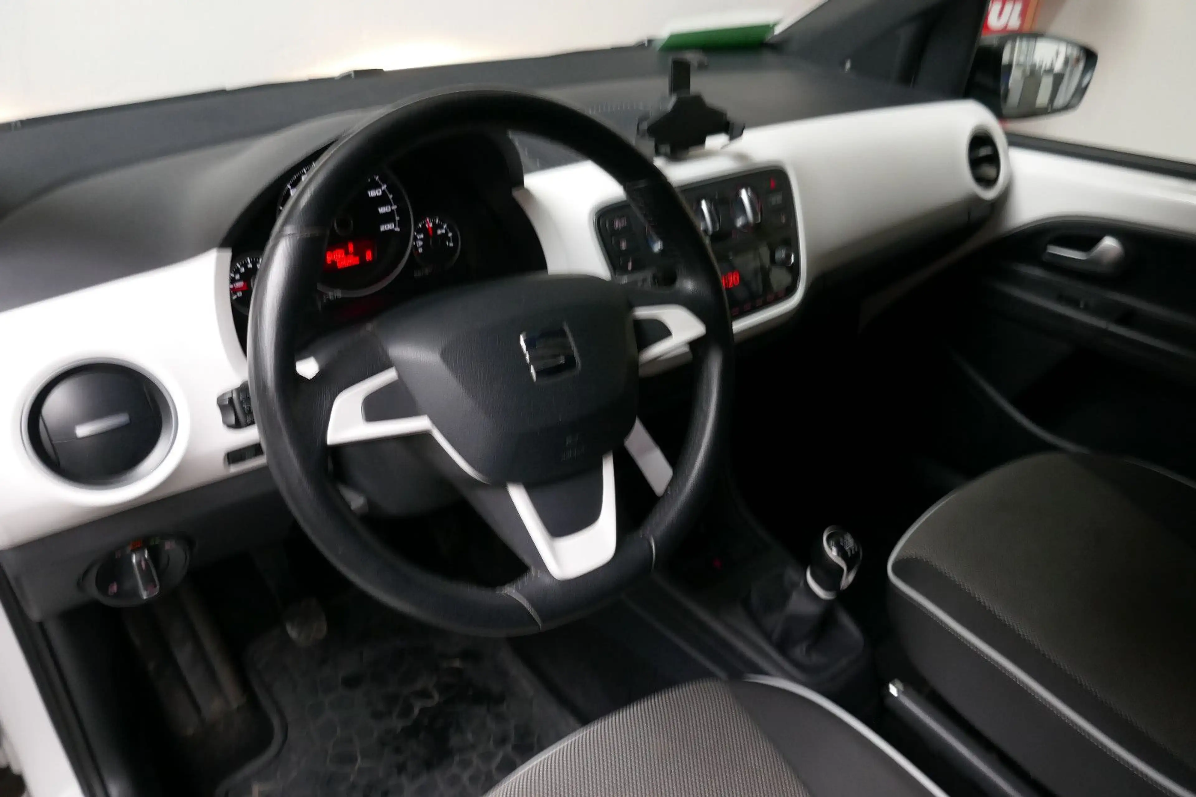 SEAT Mii Chic *Klima*EHF*5 Türer*2.Hd.*HU11/2027 — photo 13