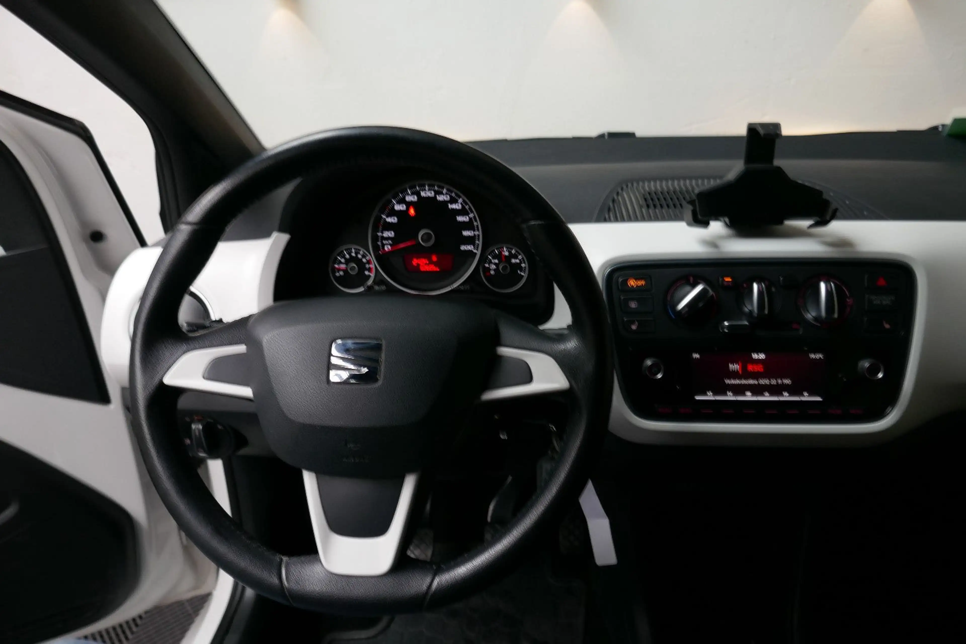 SEAT Mii Chic *Klima*EHF*5 Türer*2.Hd.*HU11/2027 — photo 14
