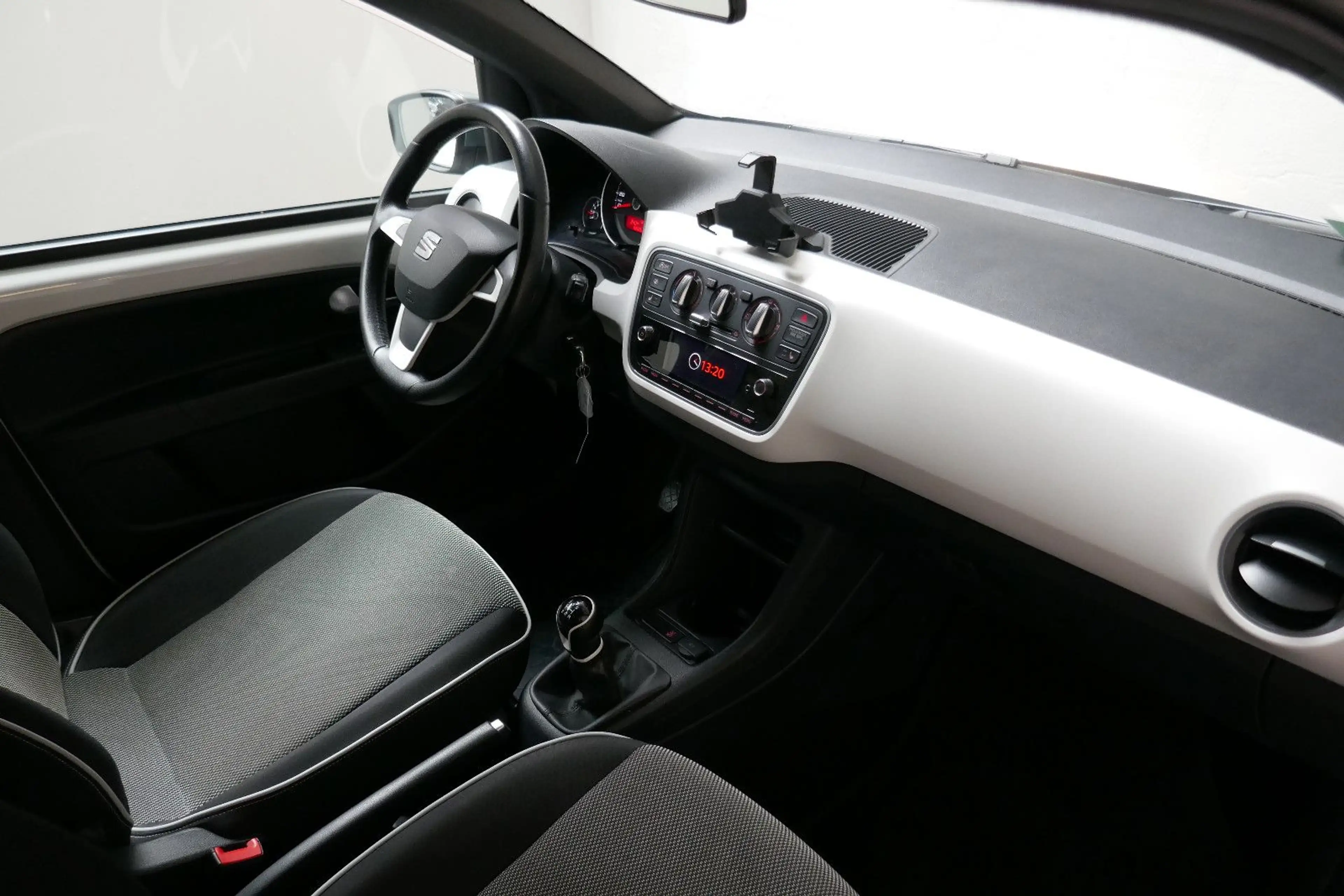 SEAT Mii Chic *Klima*EHF*5 Türer*2.Hd.*HU11/2027 — photo 12