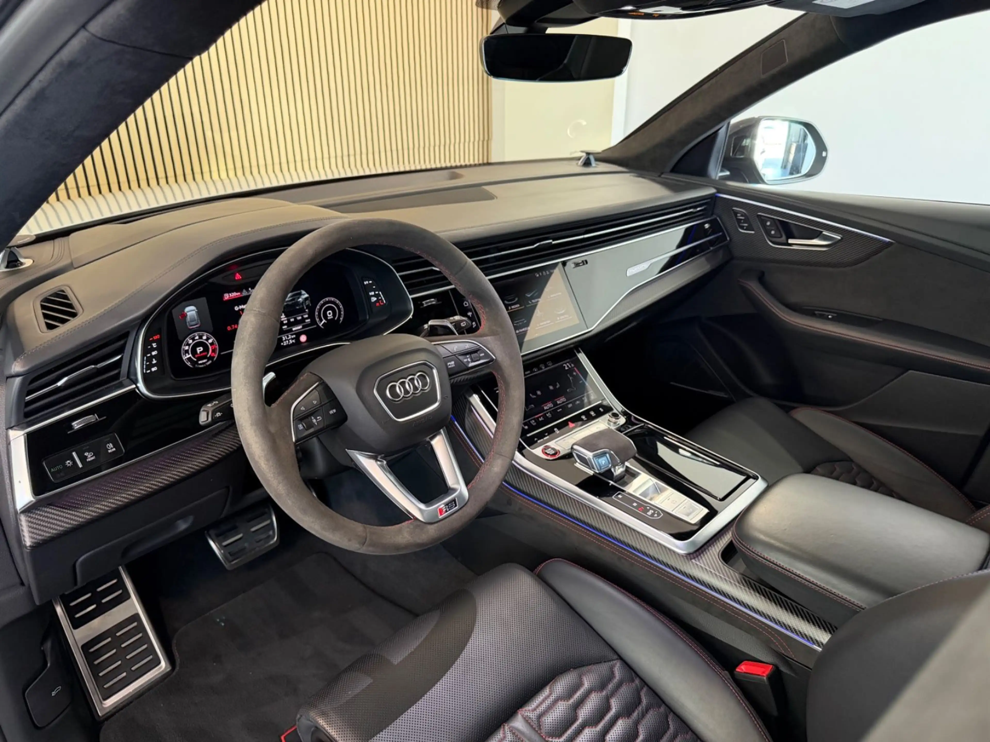 Audi RS Q8 *PANO/AHK/ACC/CARBON/STD.-HZG/B&O/360°/VOLL — photo 11