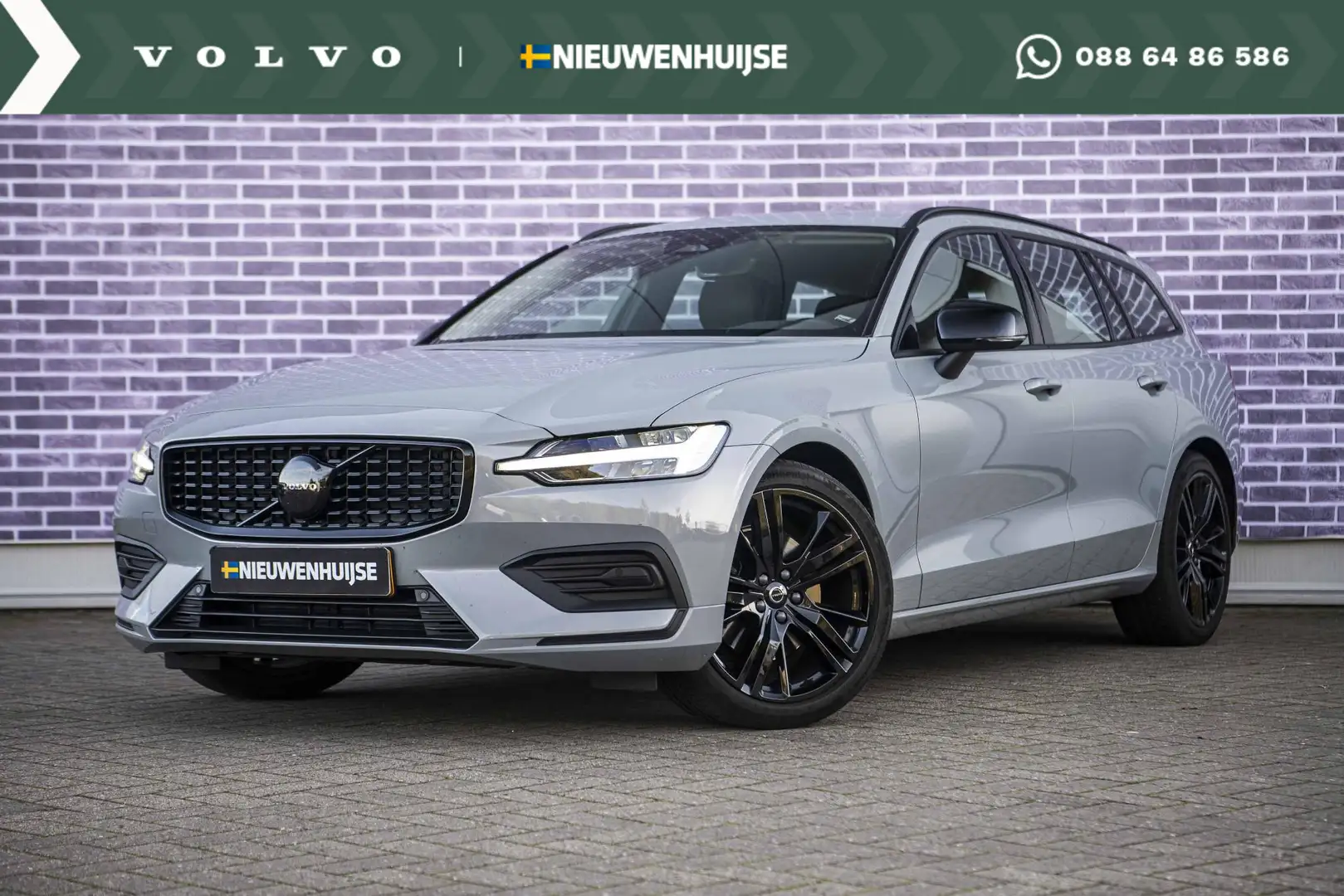 Volvo V60 2.0 B3 Essential Edition | Sport Pack | 19" Black Grau - 1