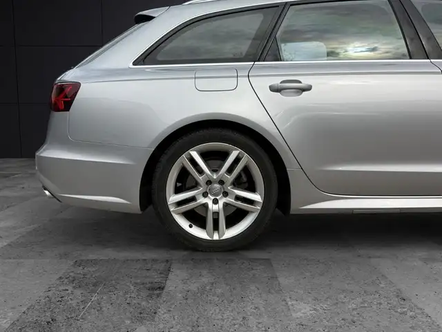Audi A6 view 11
