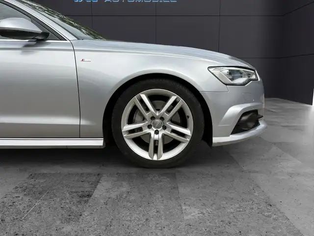 Audi A6 view 12