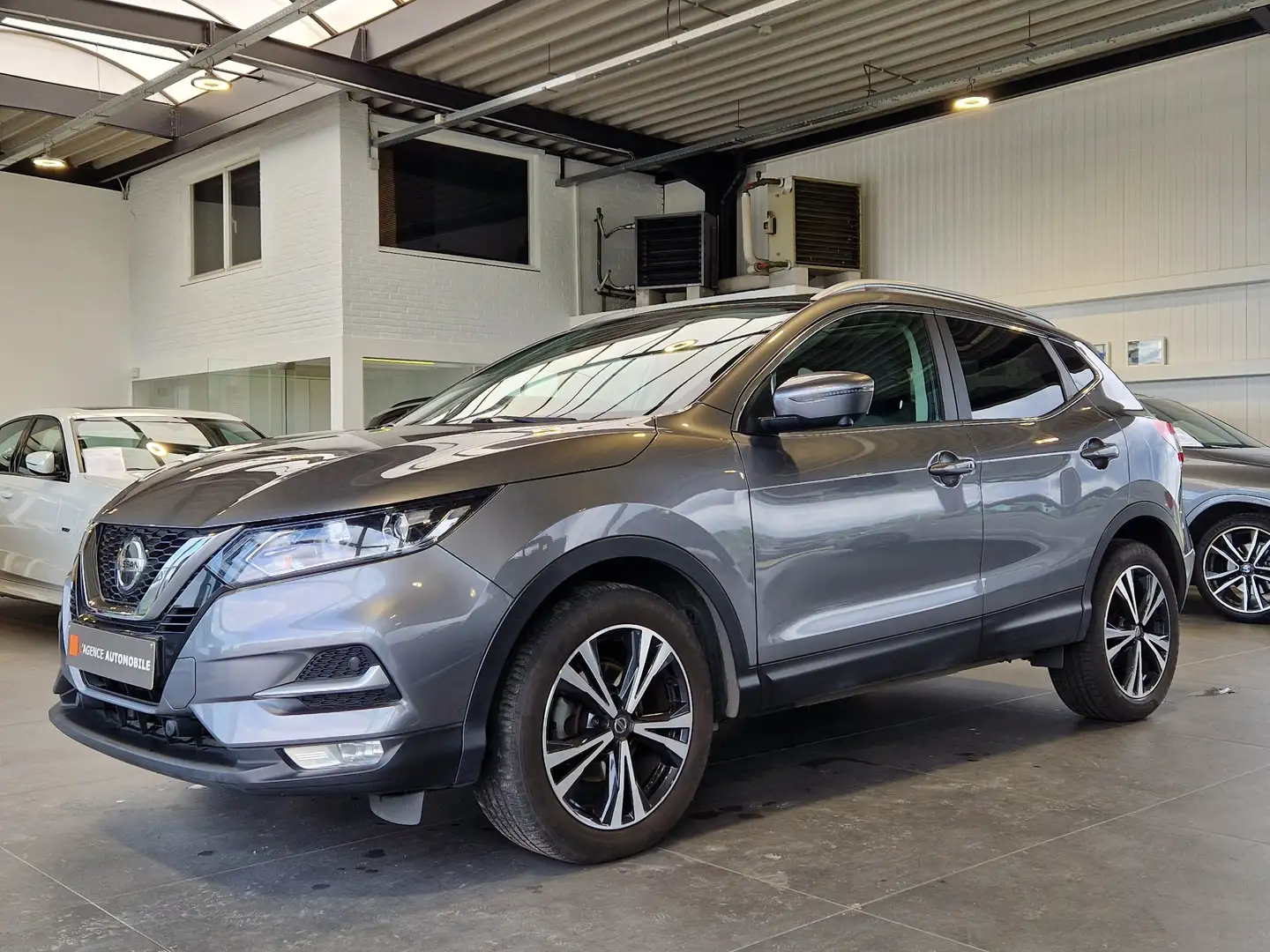 Nissan Qashqai 1.3 DIG-T N-Connecta DCT - Garantie 12M Gris - 2