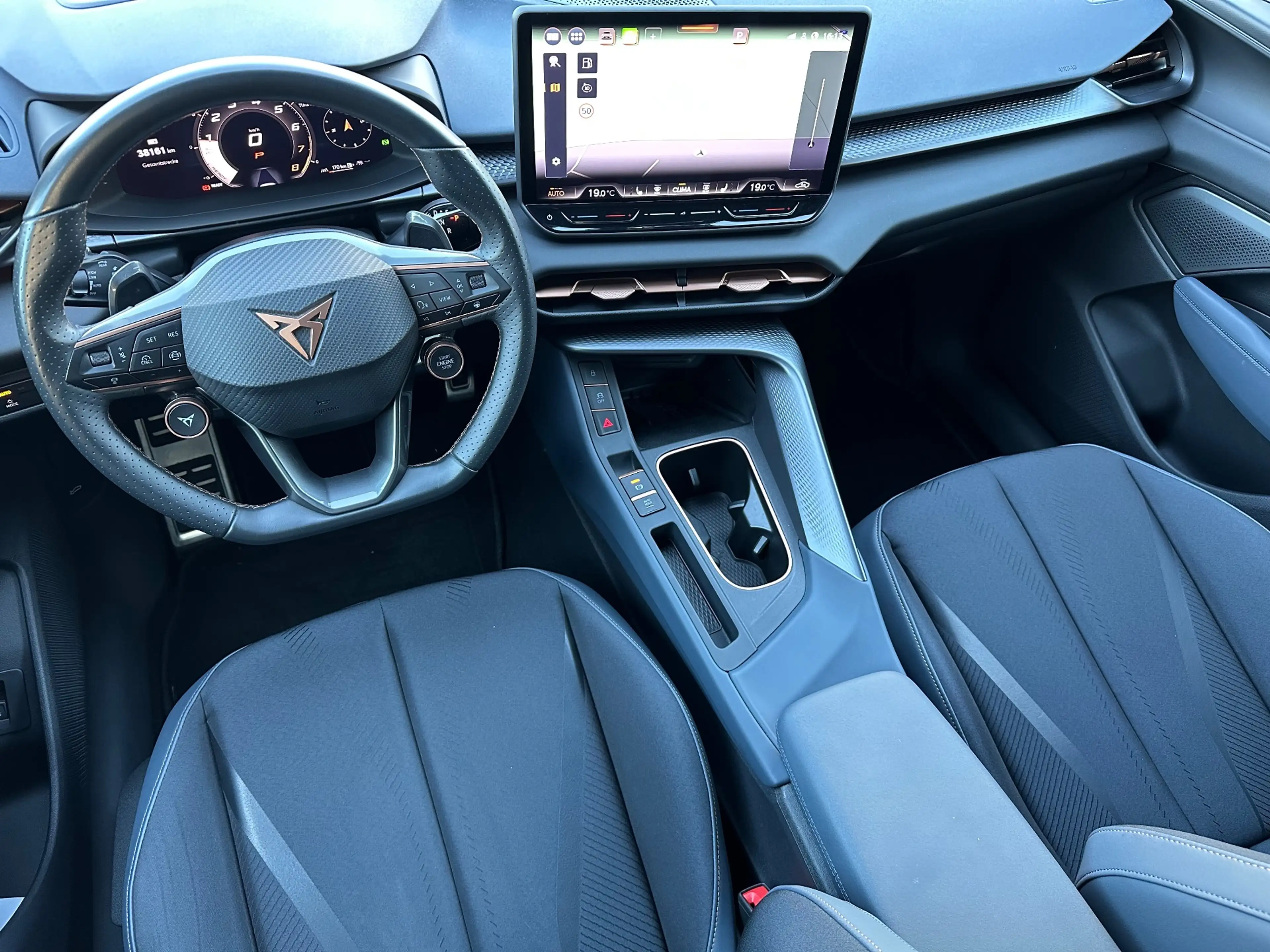 CUPRA Terramar 1.5 eTSI DSG NAV+LED+AHK+HUD+KAM+SHZ+18ZOLL+1HD — photo 13