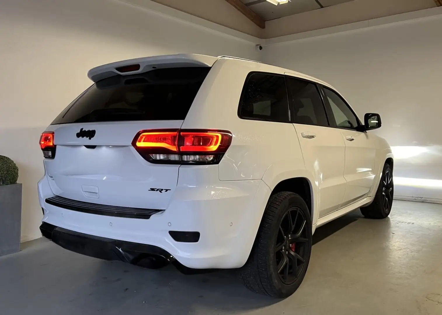 Jeep Grand Cherokee V8 6.4 HEMI 468 BVA SRT Blanc - 2