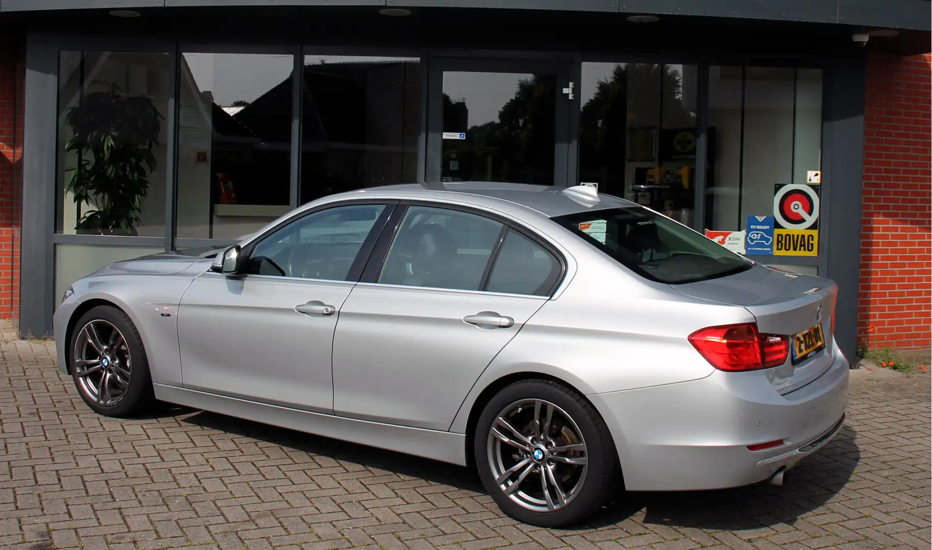 BMW 320 3-serie 320i EfficientDynamics Edition High Execut Срібний - 2