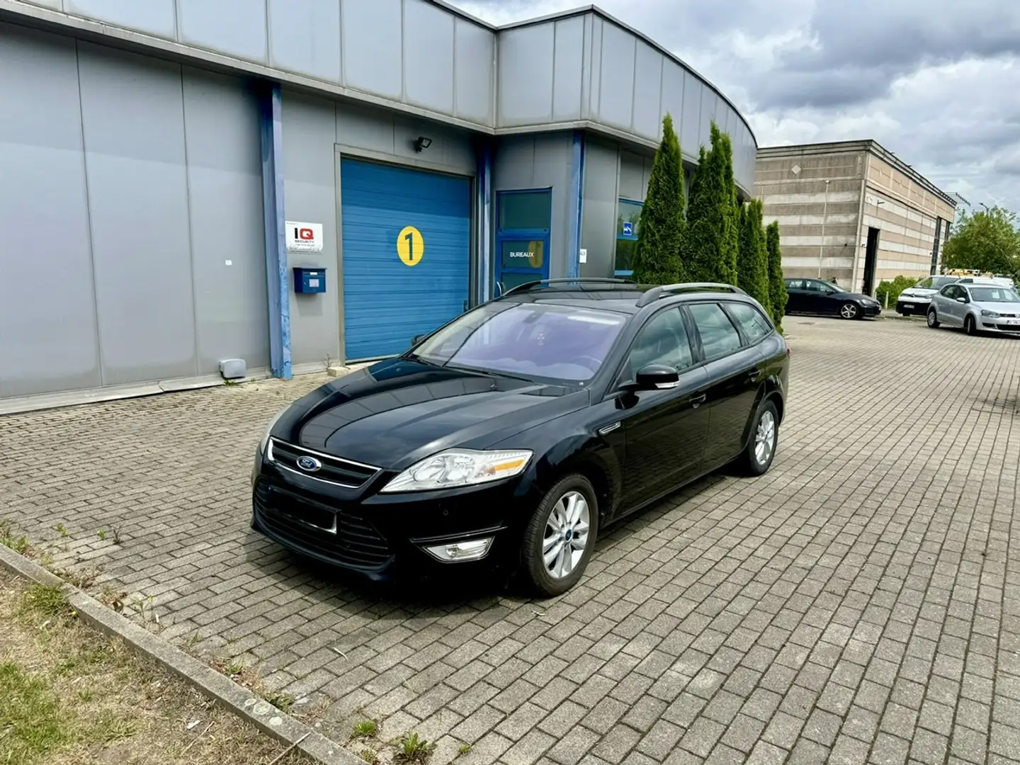 Ford Mondeo 1.6 TDCi Trend Start/Stop Zwart - 1