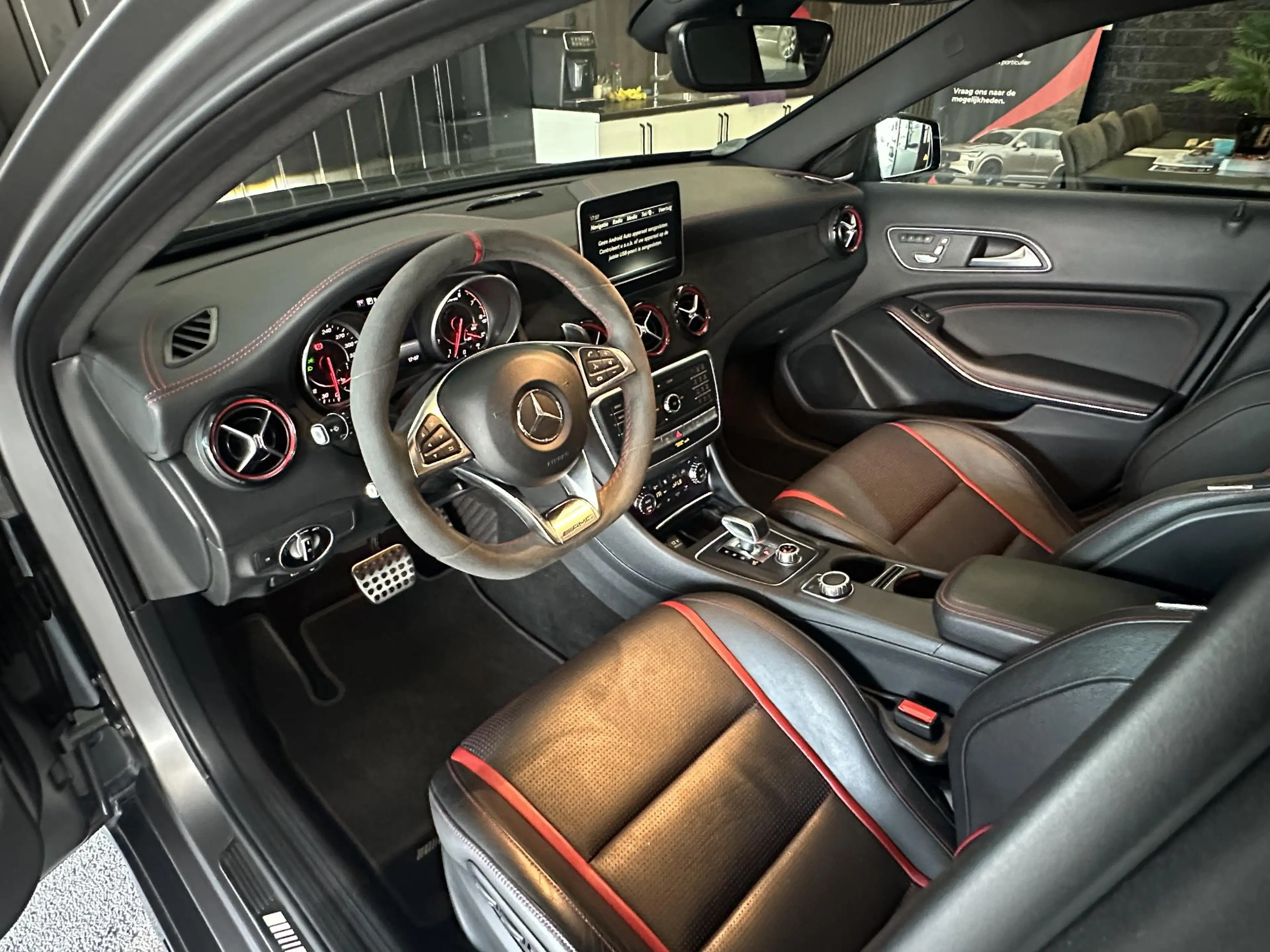 Mercedes-Benz GLA 45 AMG 4MATIC Business | Panoramadak | kuipstoelen | Carp — photo 8