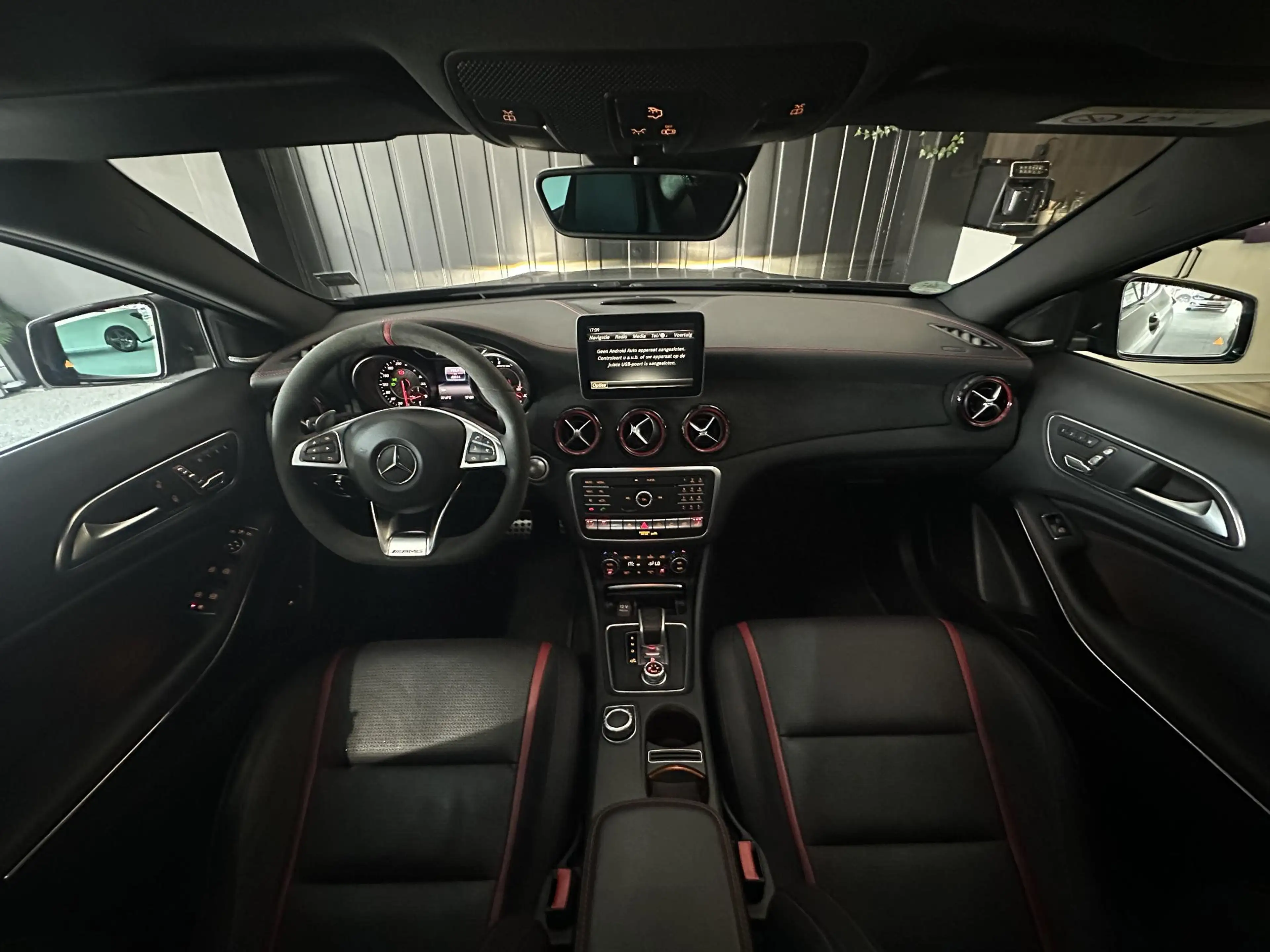 Mercedes-Benz GLA 45 AMG 4MATIC Business | Panoramadak | kuipstoelen | Carp — photo 10
