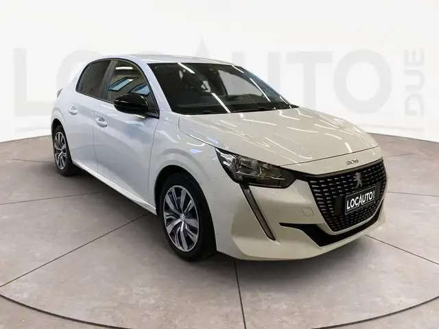 Peugeot 208 view 3